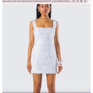 NWT Finesse Dallas White Petal Mini Dress Sz M